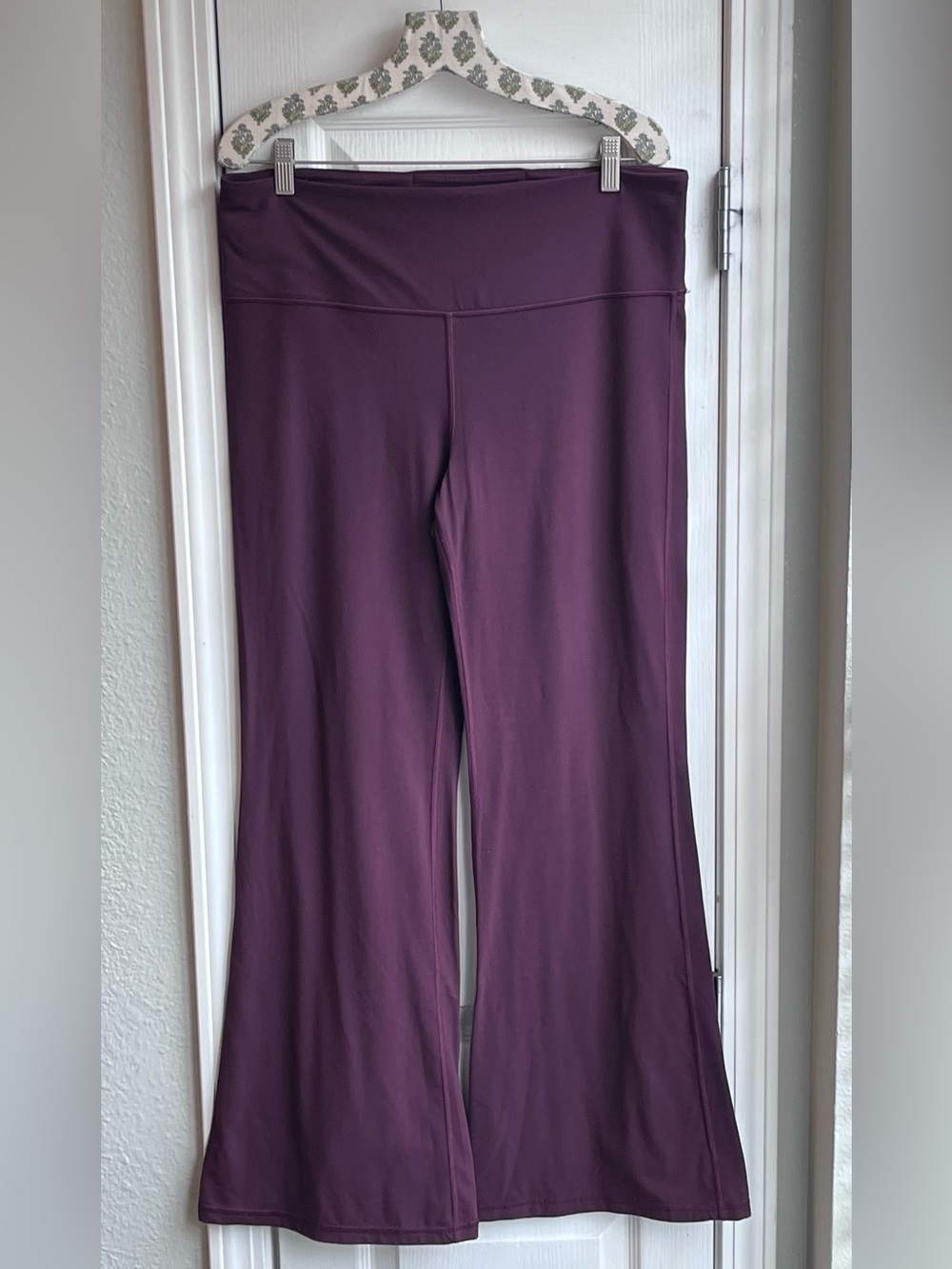 ATHLETA Elation Flare Pants Spiced Cabernet Burgundy High Rise Yoga Women’s XL